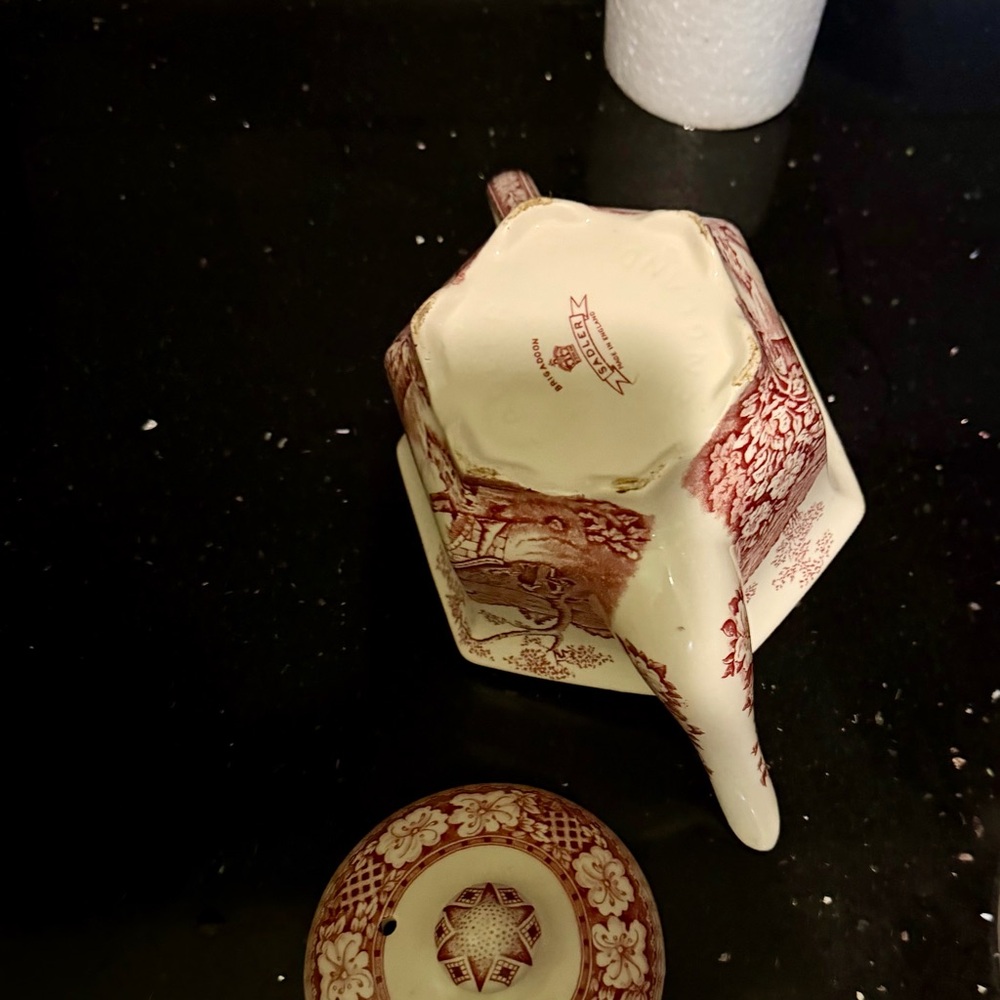 Red Floral Porcelain Teapot with Intricate Transferware Pattern - Picture 4 of 4